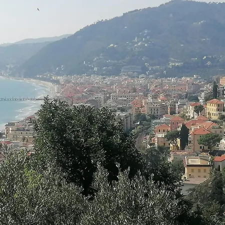 Con Terrazza E Vista Panoramica * Alassio